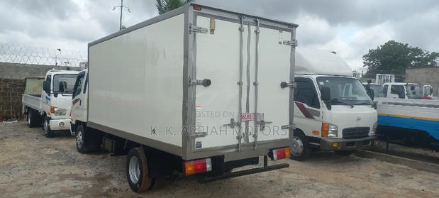 Hyundia Mighty Container photo 5