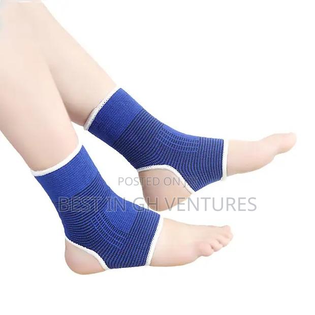 Pain Relief Ankle Support Socks · Photo 2