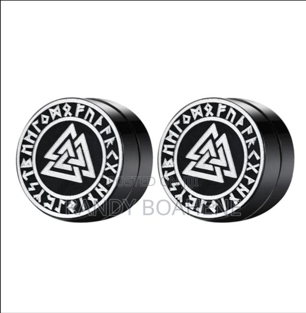 Magnetic Stud Earring for Men · Photo 3