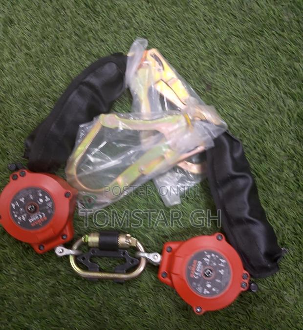 Retractable Double Hook Harness