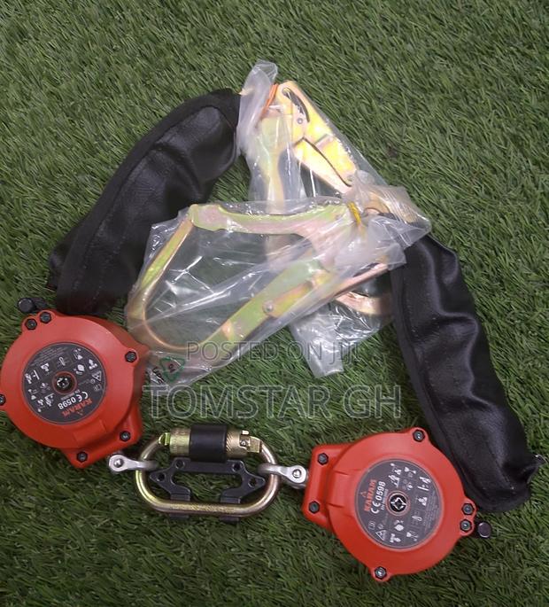 Retractable Double Hook Harness