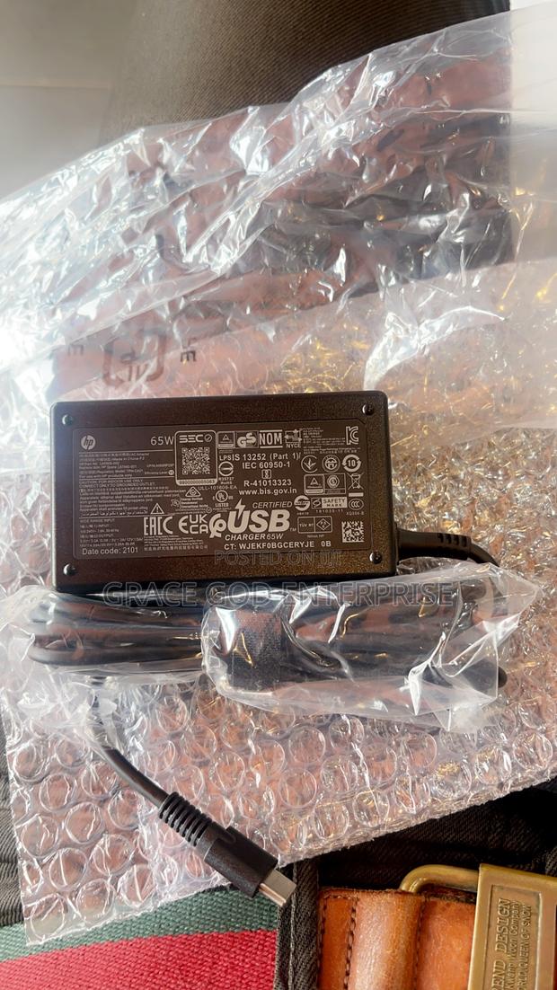 Original HP Type C Charger 65W · Photo 4