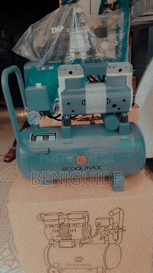 Silent and Oil Free Air Compressor 30L · Photo 3