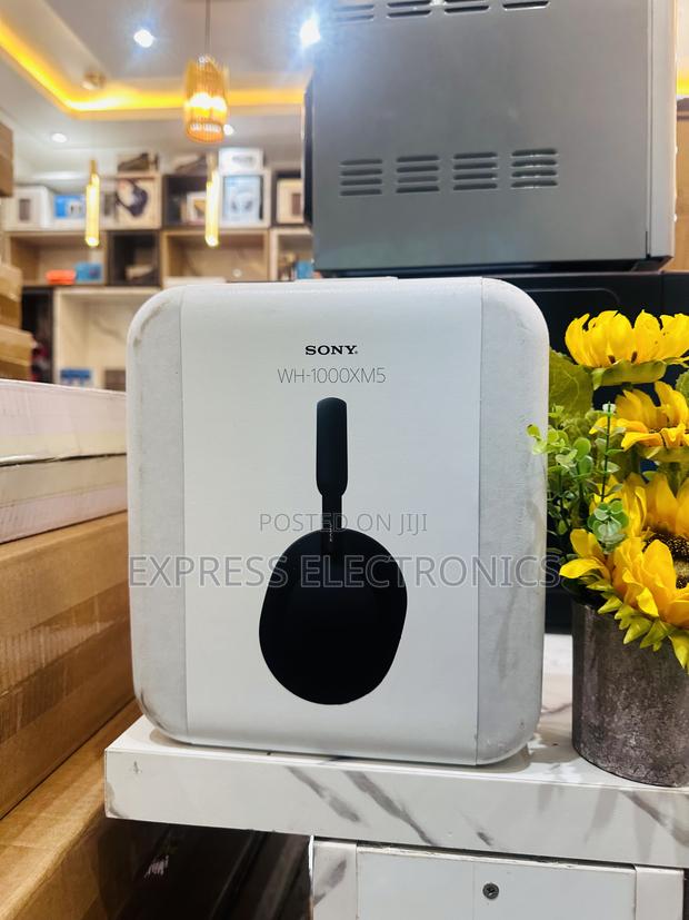 Available Now Sony Wh-1000xm5 Headphones Black · Photo 2
