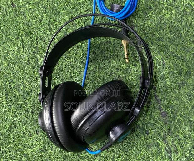 Alesis Over-Ear Closed-Back Studio Reference Headphones(SRP) · Photo 3