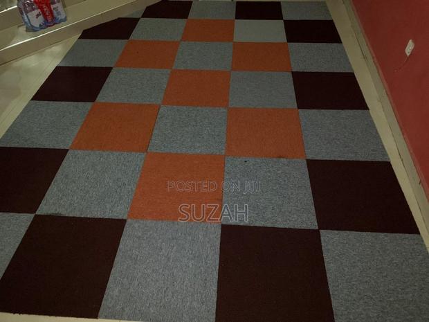 Woolen Carpet Tiles · Photo 3