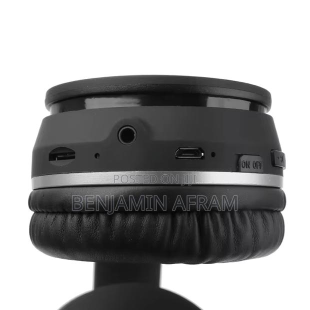 Folding Wireless Headset · Photo 4