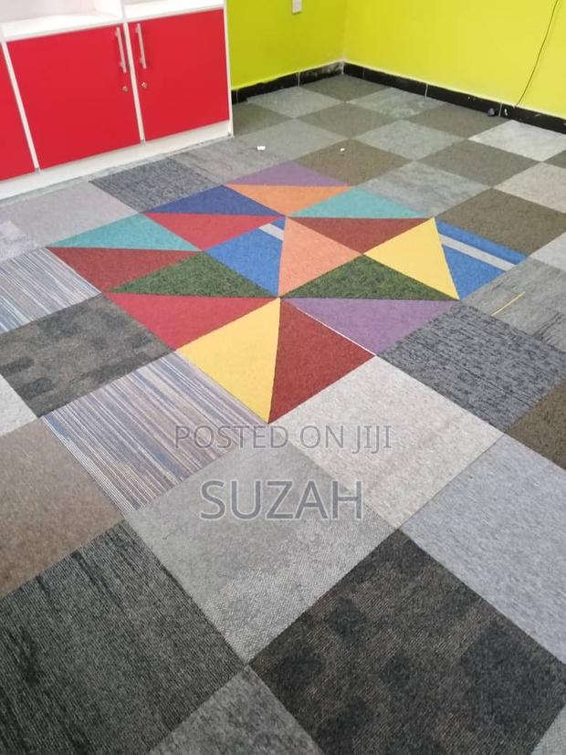 Woolen Carpet Tiles · Photo 2