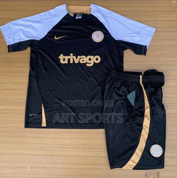 Manchester United and Chelsea Training Kit. · Photo 3