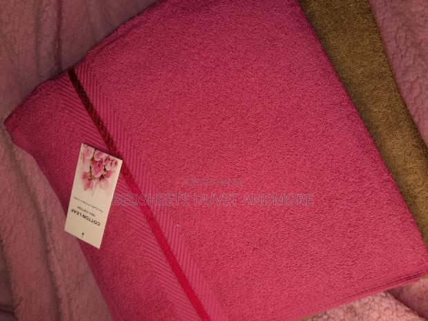 Pink Bath Towel · Photo 2