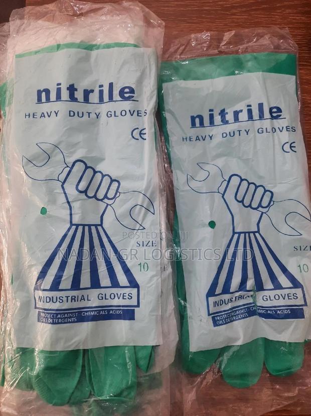 Nitrile Heavy Duty Gloves · Photo 3