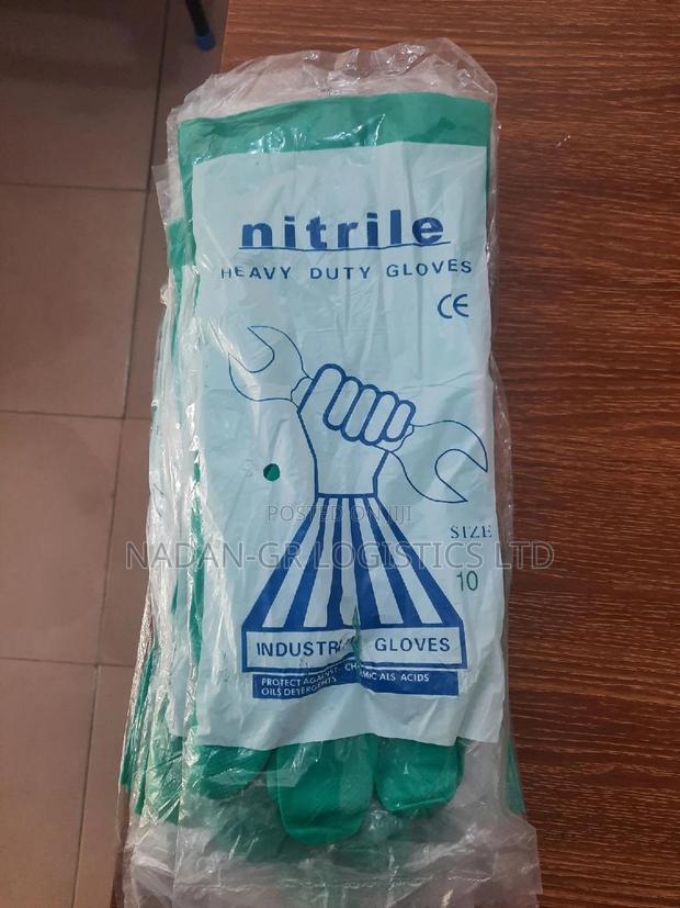 Nitrile Heavy Duty Gloves · Photo 4
