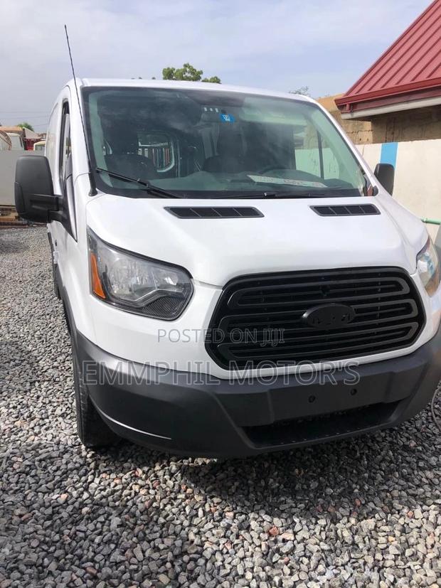 Ford Transit 2015 White photo 2