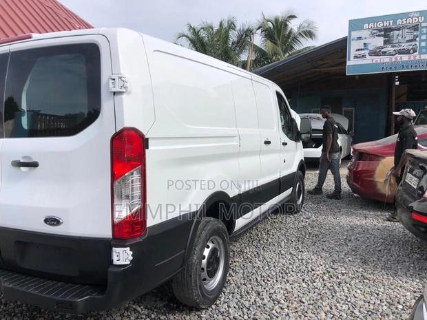 Ford Transit 2015 White photo 5