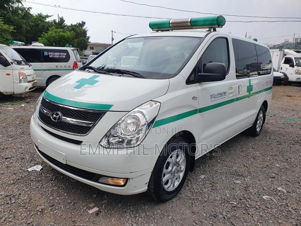 Hyundai Starex 2013 White
