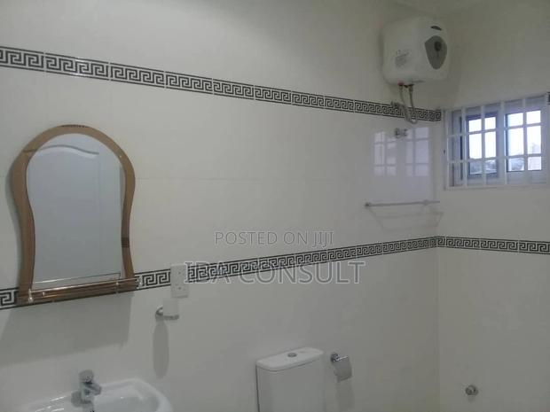 4bdrm House in Adenta for sale