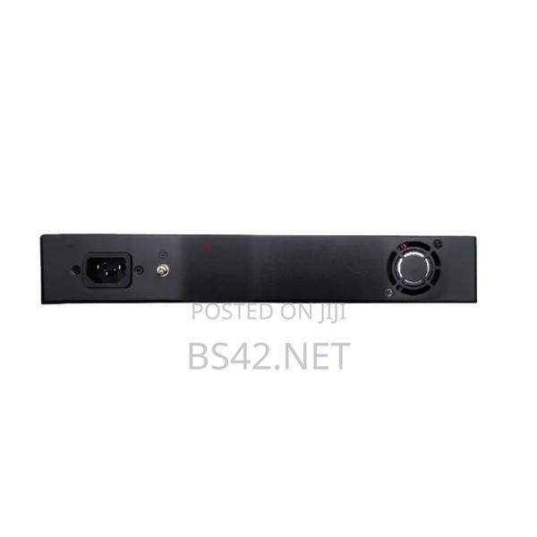 24 Port Poe Ethernet Switch + 1 Optical Fibre Port · Photo 4