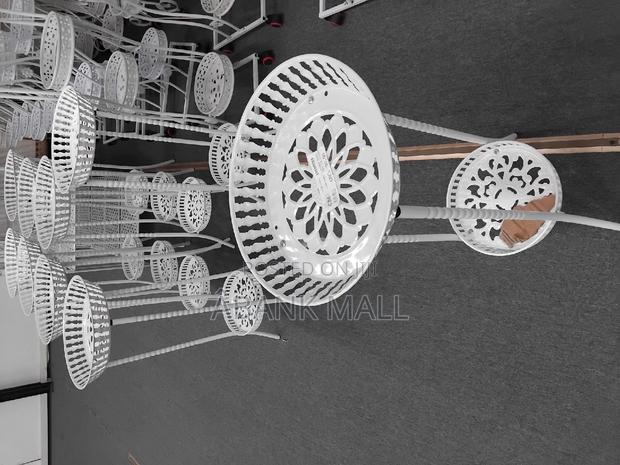 Two Layers Flower Stand · Photo 4