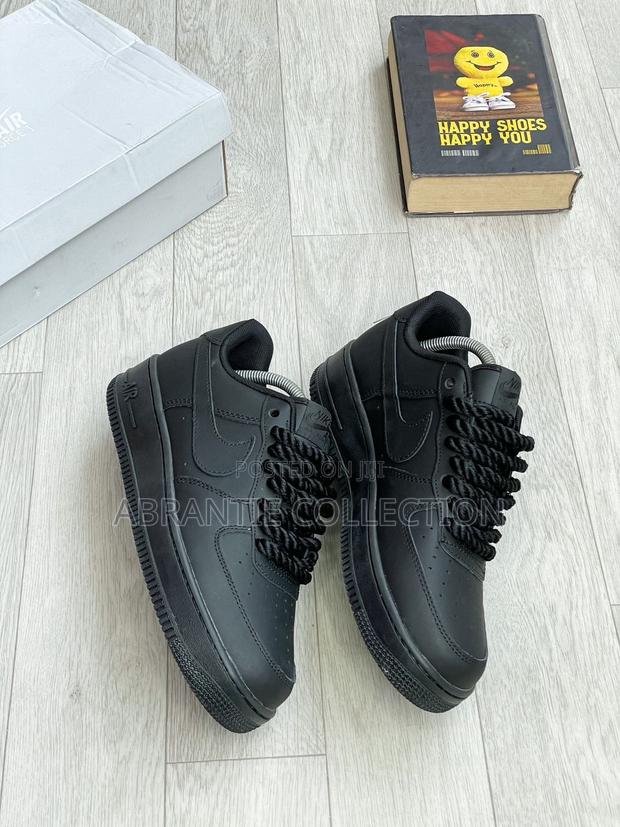 Nike Air Force 1 Thick Laces · Photo 4
