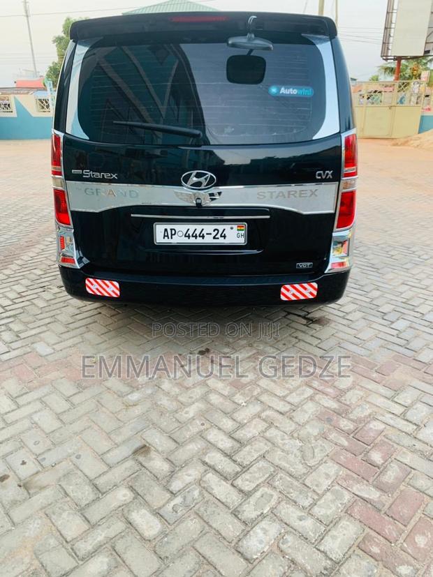 H1 Bus Rental - Van (11 Seater ) · Photo 2