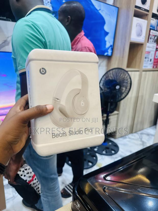 Less Expensive Beats Studio Pro · Photo 2