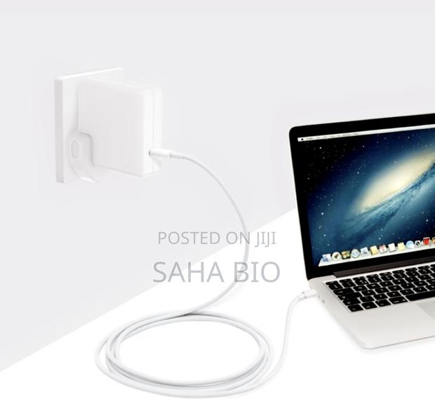 Macbook Type C Charger · Photo 2