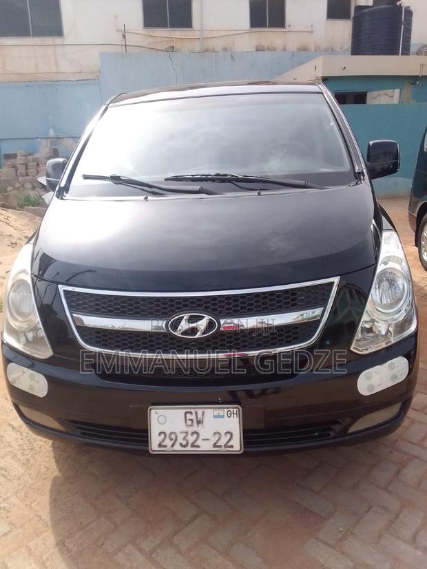 Mini Van for Rent (11 Seater ) - For Tour and Town Riding · Photo 2