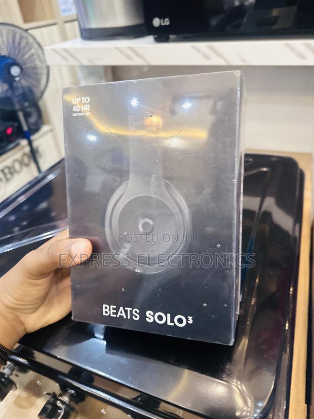 Black Beat Solo 3 —Headphone · Photo 2
