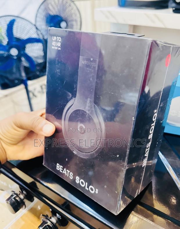 Text Us for Your Beat Solo 3 —Headphone · Photo 2