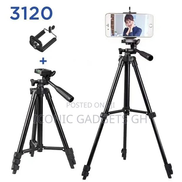 Tripod Stand Setup With Phone Holder · Photo 2