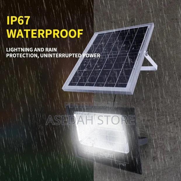 Remote Control Street Solar Light 100w · Photo 4