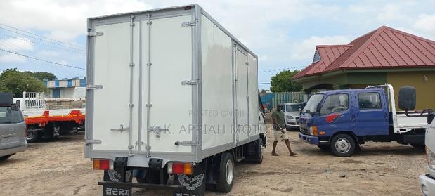 Hyundia Mighty Container photo 3