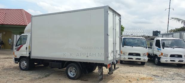 Hyundia Mighty Container photo 5