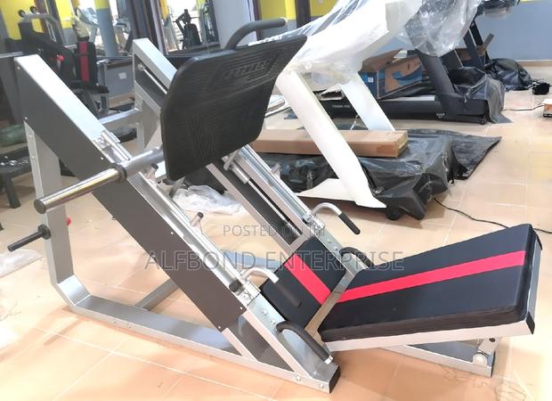 Commercial Leg Press Machine Plus 100kg Weight · Photo 3