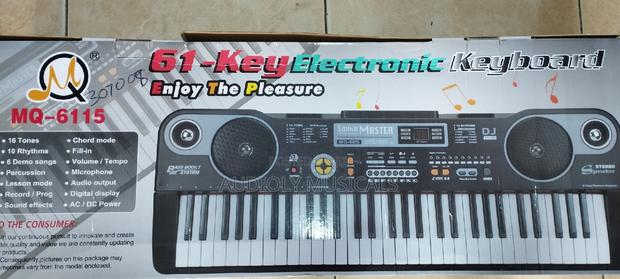 Sound Master 61-Keys Electronic Keyboard · Photo 3