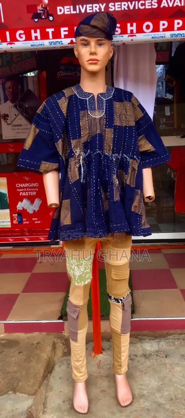 Captivating Original Quality Men's Handmade Smocks for Sale · Photo 3
