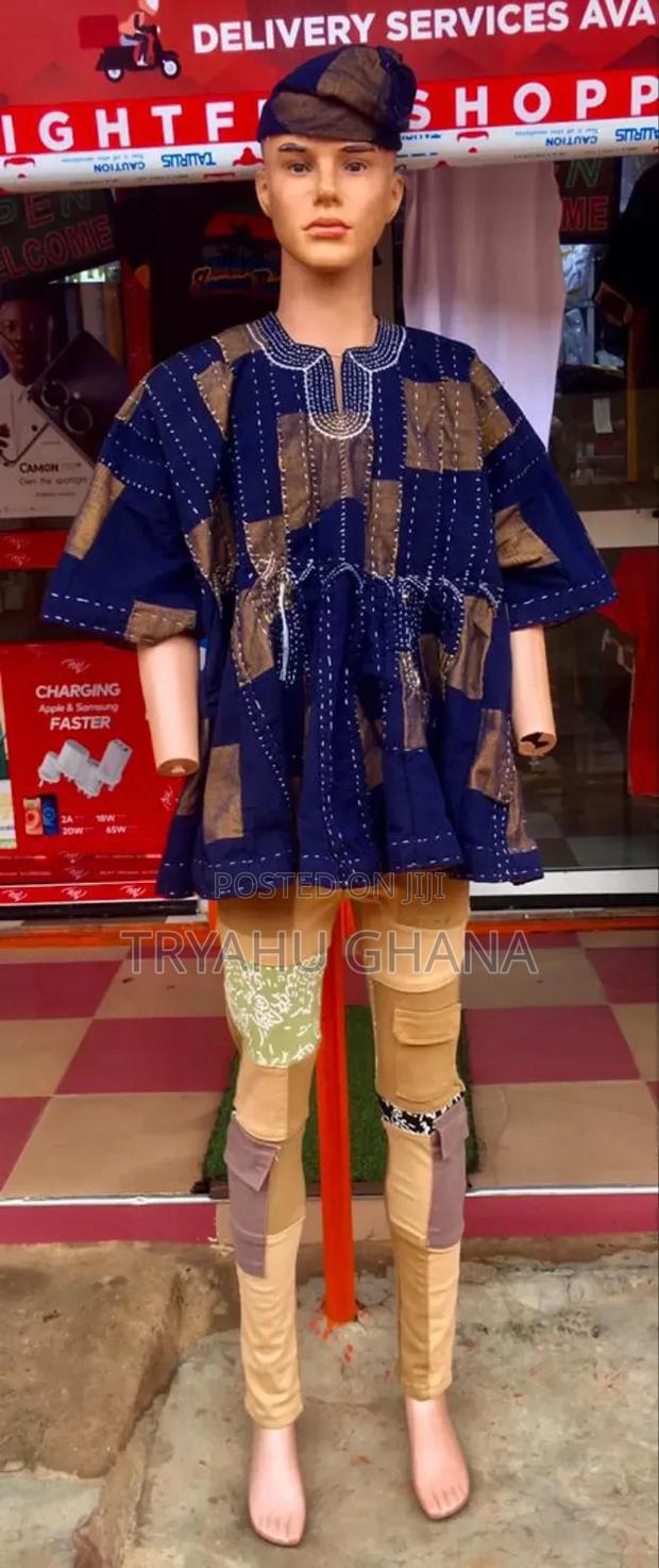 Captivating Original Quality Men's Handmade Smocks for Sale · Photo 4