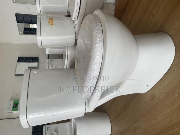 WC - Toilet Seat · Photo 4