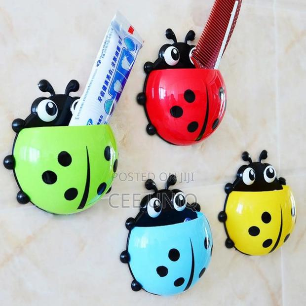 Cute Toothbrush Holder · Photo 1
