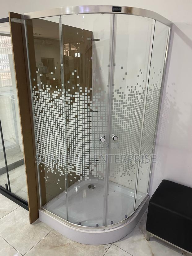Quality 90x90 Shower Cubicle · Photo 3