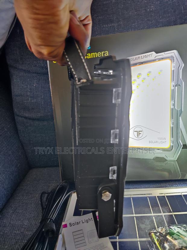 100w Solar Flood Light (Transformer) photo 3