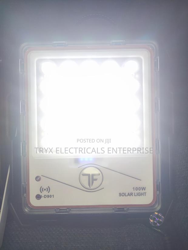 100w Solar Flood Light (Transformer)