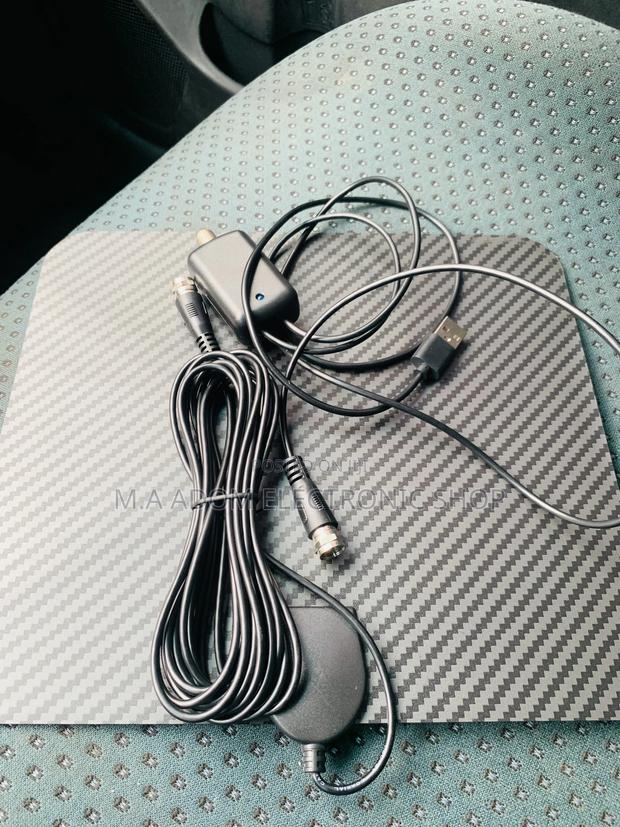 Digital Indoor Antenna for All Your Digital Channels · Photo 4