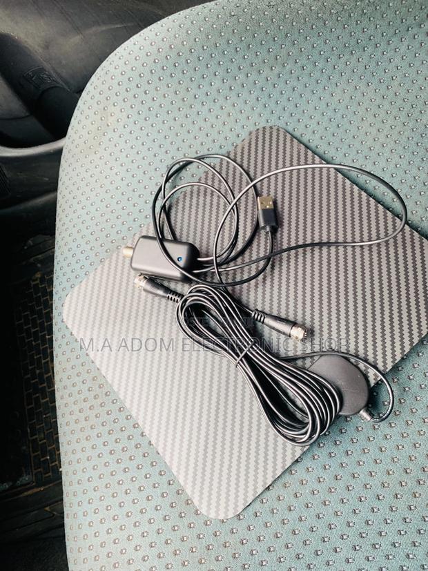 Digital Indoor Flat Black Colour Antenna · Photo 4