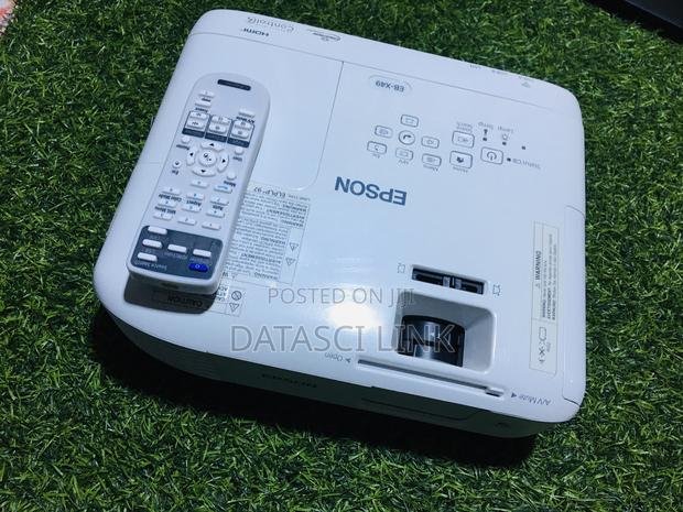 Epson Eb -X49 Wirelessly Projector photo 6