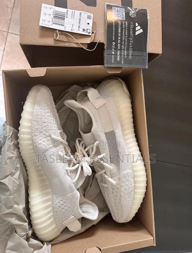 Yeezy Sply 350 photo 2