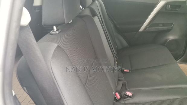 Toyota RAV4 Platinum 4dr SUV AWD (2.5L 4cyl 6A) 2018 Silver