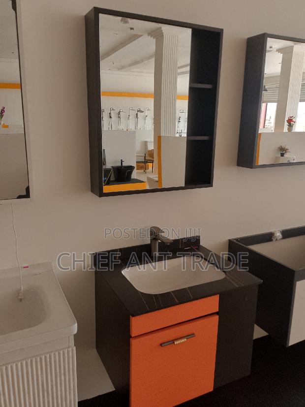 Pink Cabinet Basin With Mirror · Photo 3