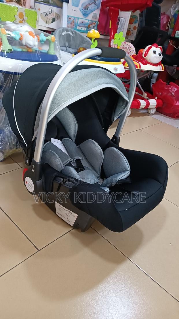 Car Seat Carrier · Photo 3