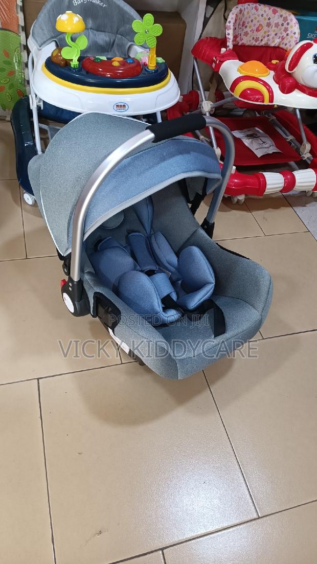 Car Seat Carrier · Photo 4